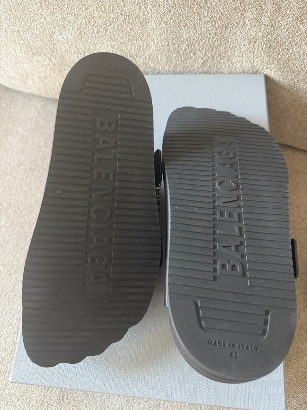 Balenciaga Black Sunday Calfskin Slide - Picture 4 of 7